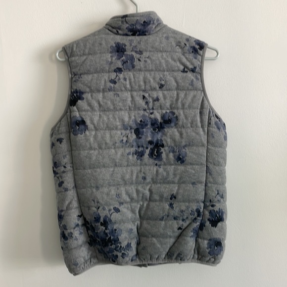 Grey floral print Puffer vest - Picture 3 of 6